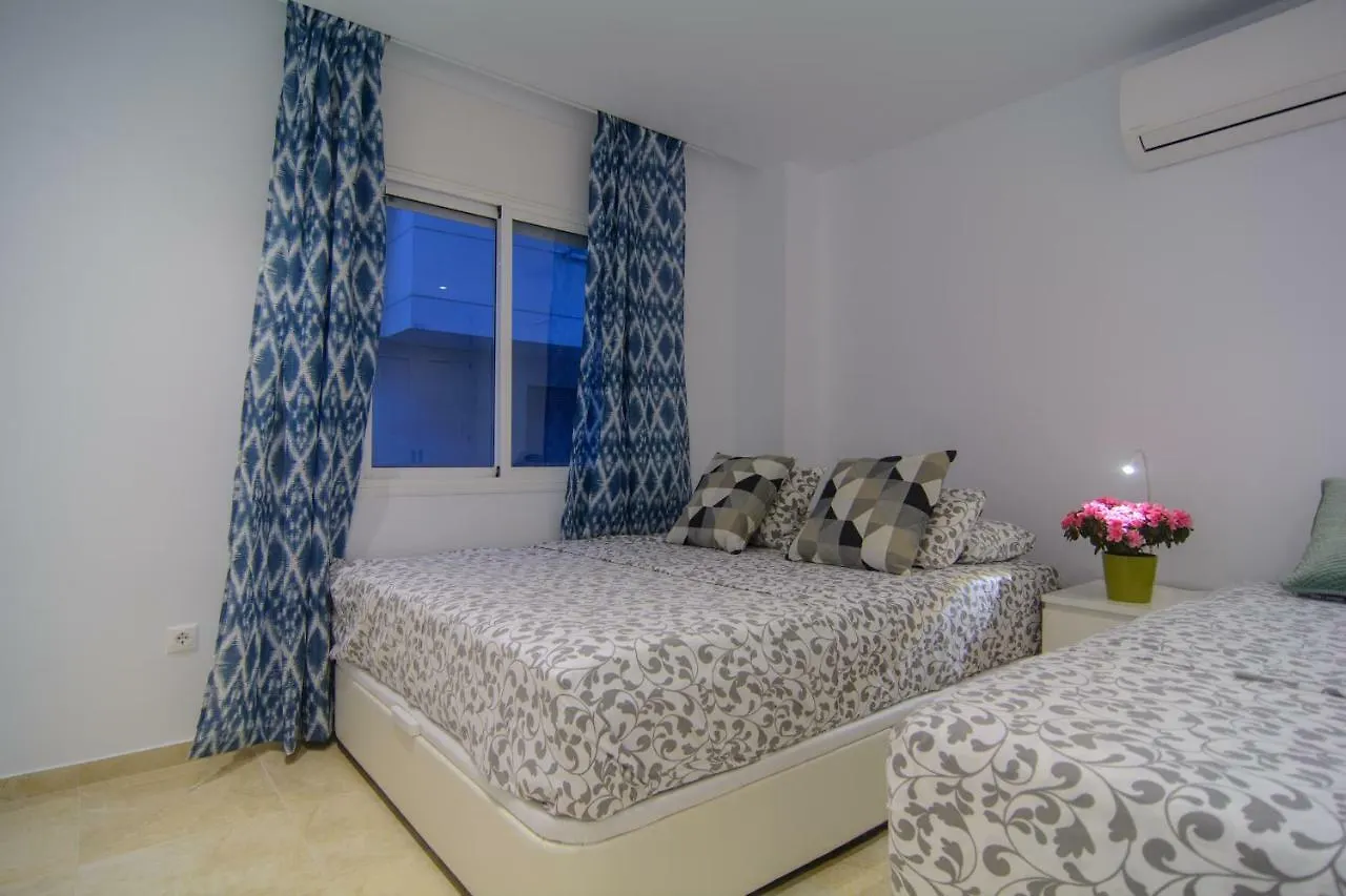River Playa Beachfront Apartment, Large Terrace Fuengirola Appartement