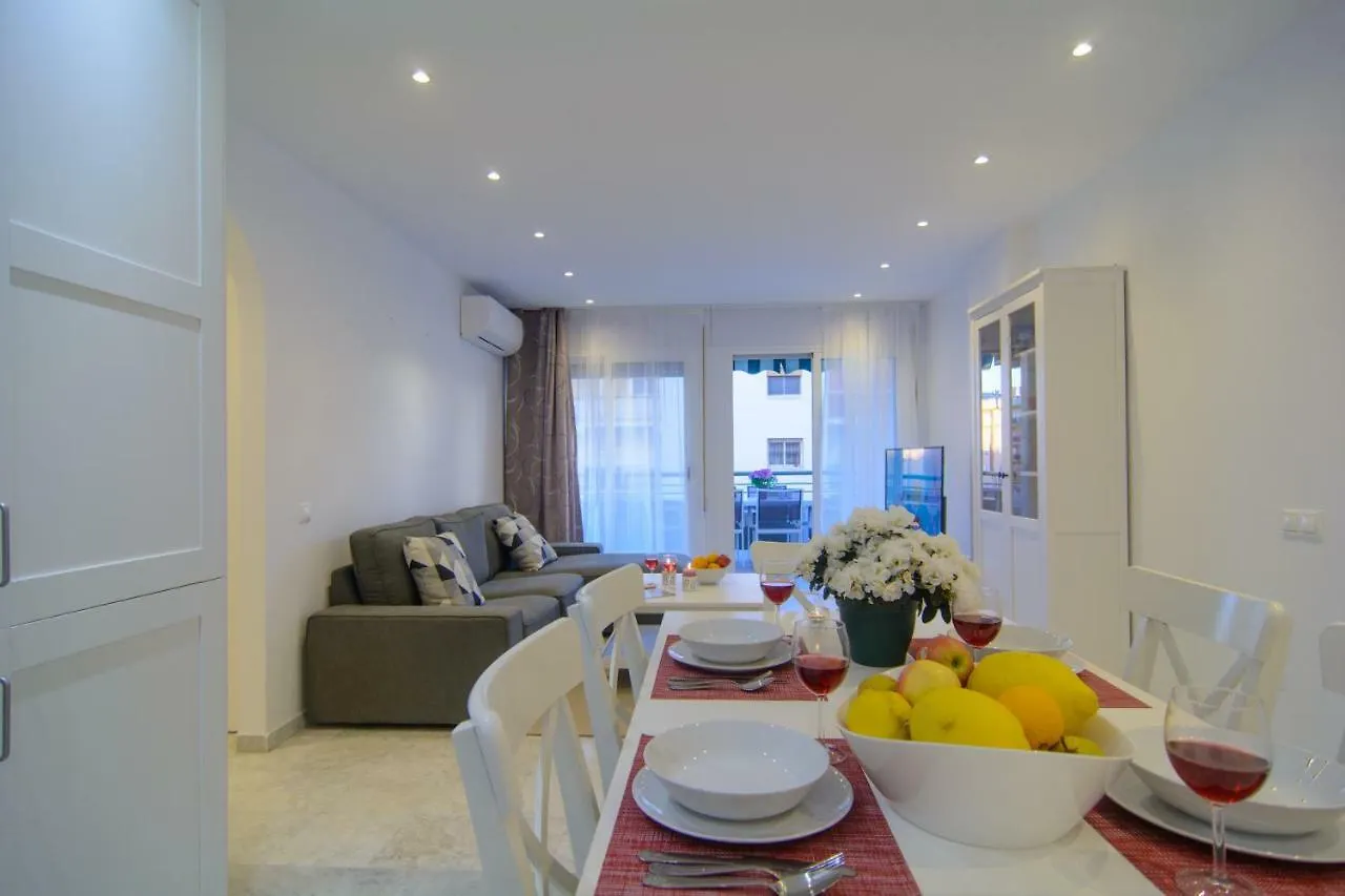 River Playa Beachfront Apartment, Large Terrace Fuengirola Lejlighed