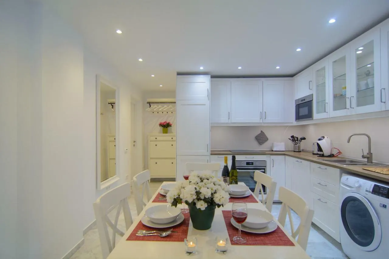 River Playa Beachfront Apartment, Large Terrace Fuengirola 0*,  Spanien