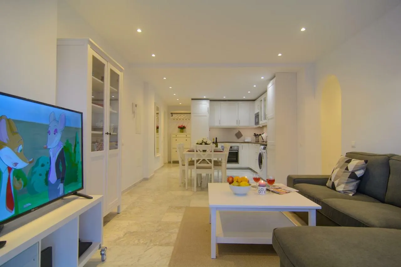 River Playa Beachfront Apartment, Large Terrace Fuengirola